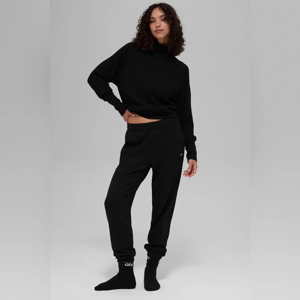 Alo Yoga Waffle Weekend Escape Mock Neck Long Sleeve Black S